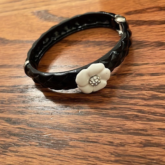 Black Enamel Bracelet with Flower - Picture 3 of 5